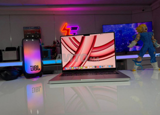 MacBook Pro 14 M4 16go ram 1TB ssd officiel