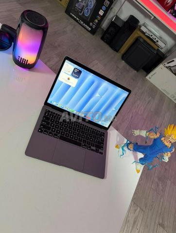 Macbook air m1 16Go ram 1TB ssd cycle 92 officiel