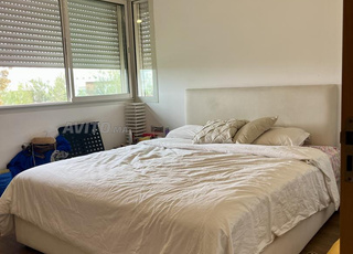 Lit double / sommier / tête de lit