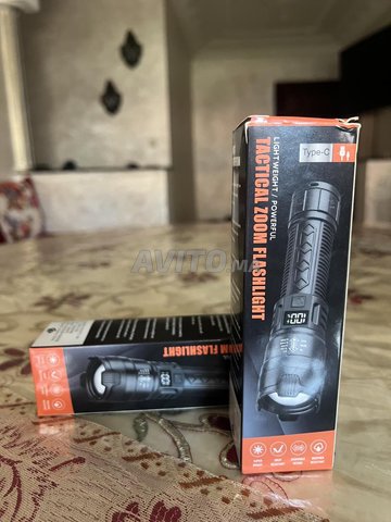 مصباح light weighttactical zoom flashlight