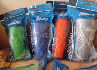 Protège-tibias de football légers pour adultes et enfants