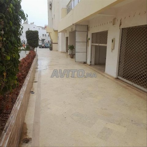 Local/Magasin 27m2 proche souk El Had 