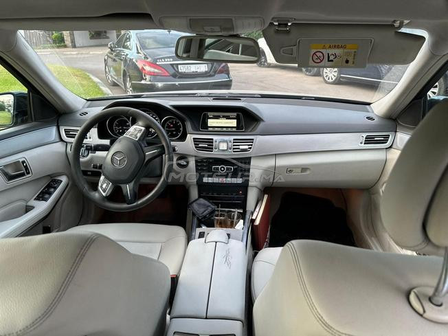 **Mercedes-Benz E220 CDI** 