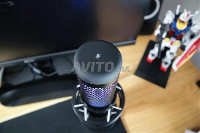Micro HyperX QuadCast S haut de gamme pour un son professionnel