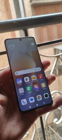 Xiaomi mi 12 256gb خدامة ناقصة شاشة