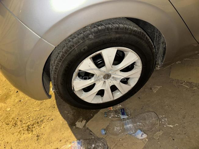 peugeut 208 2017