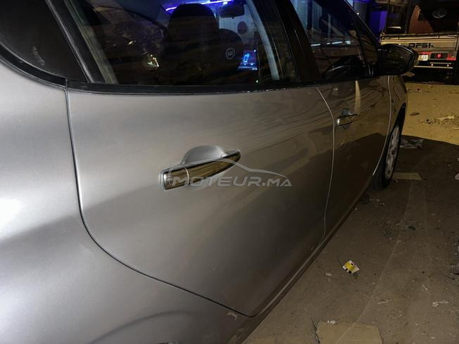 peugeut 208 2017