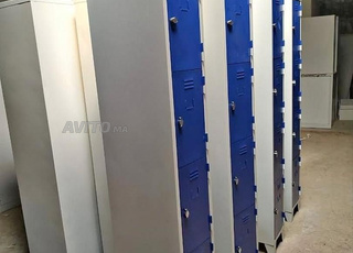 fabrication mobilier bureau / VESTIAIRE / armoire