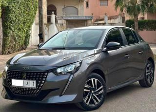 Peugeot 208 Allure 2021 Très bon état Full option