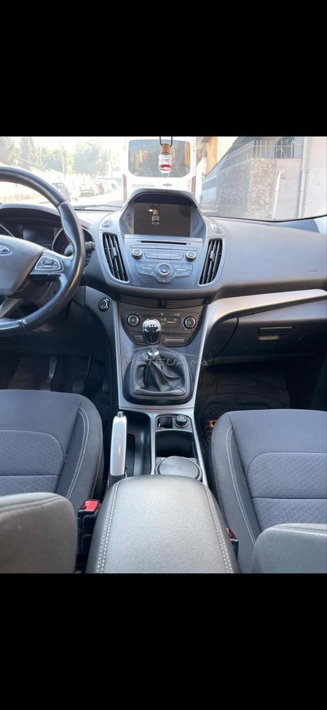 kuga oct 2018 très bon état 