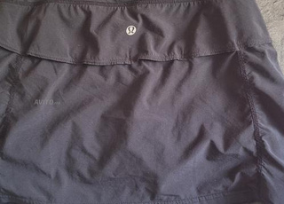 تنورة رياضية (تنورة وشورت في 1) Lululemon