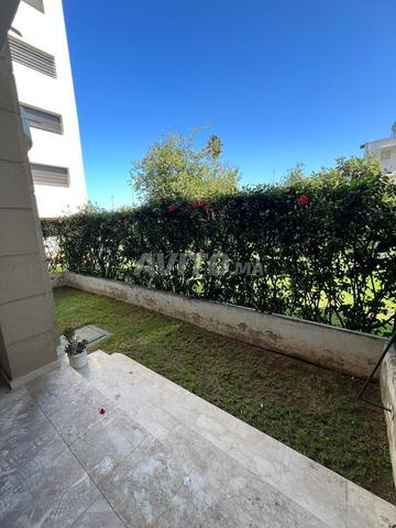 طابق أرضي بحديقة للبيع جديد في حي الرياض - 2