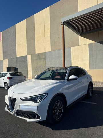 ألفا روميو ستيلفيو 2018 جميع الكماليات