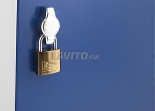 خزانة ذات قطعة واحدة بقفل