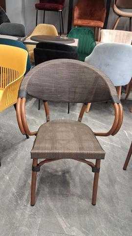 chaise restaurant