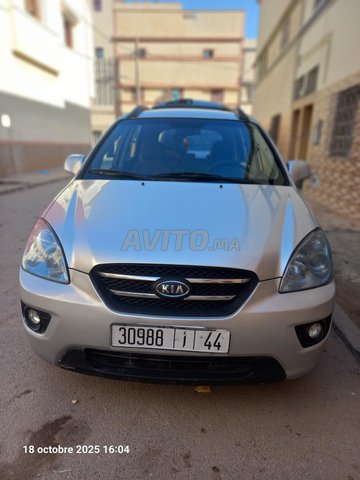 kia carens modèle 2008