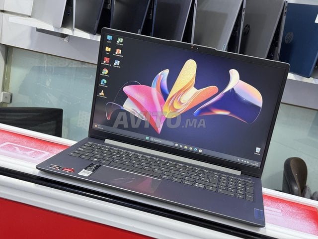 LENOVO IDEAPAD 3 RYZEN 5 13 éme/512 SSD/RADEON 610