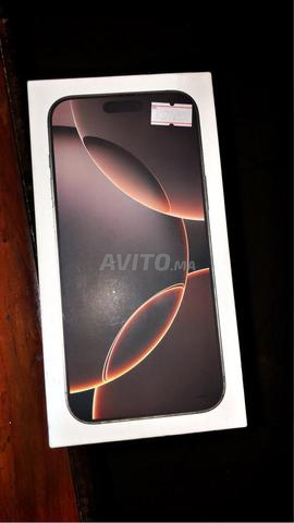 iPhone 16 pro max dans la boite jamais ouvert
