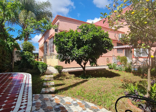 Villa dans un coin calme