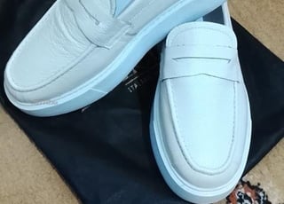 Chaussures pour hommes non utilisées