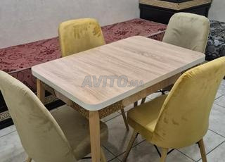 Table à manger élégante à un prix incroyable