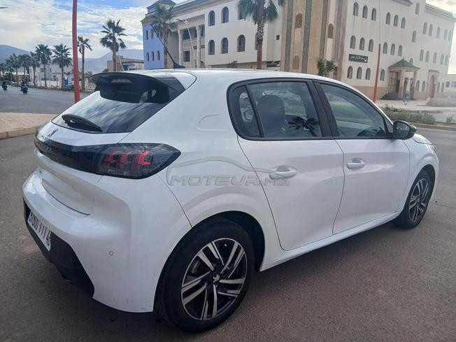 Peugeot 208 Diesel Manuelle 2023 à Oujda