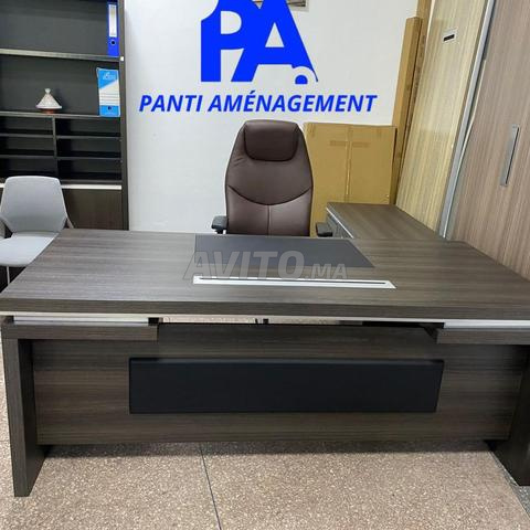 أثاث مكتبي عالي الجودة Bureau Haut de Gamme