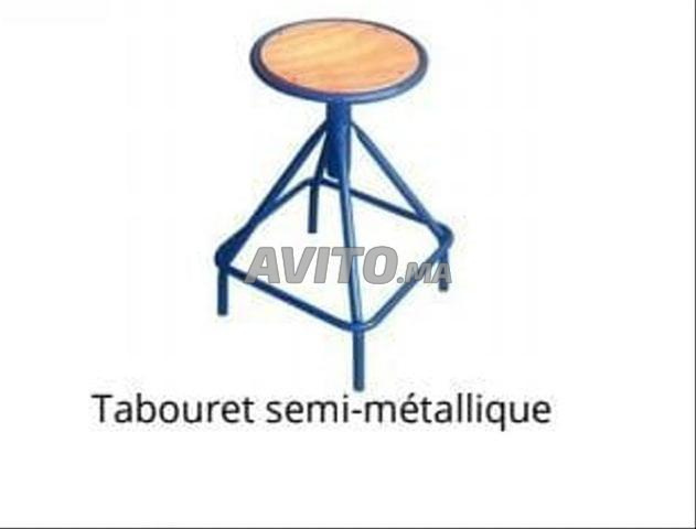 كرسي مدرسي نصف معدني متوفر...