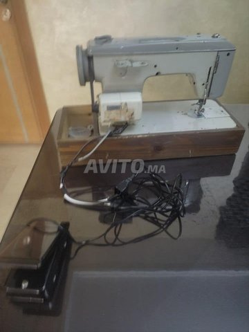 آلة خياطة