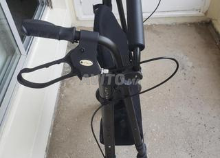 Rollator 4 roues avec siège et dossier