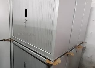 armoire basse avec 2 portes a rideaux