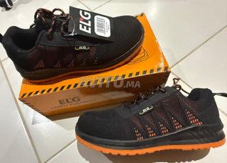 حذاء أمان جديد