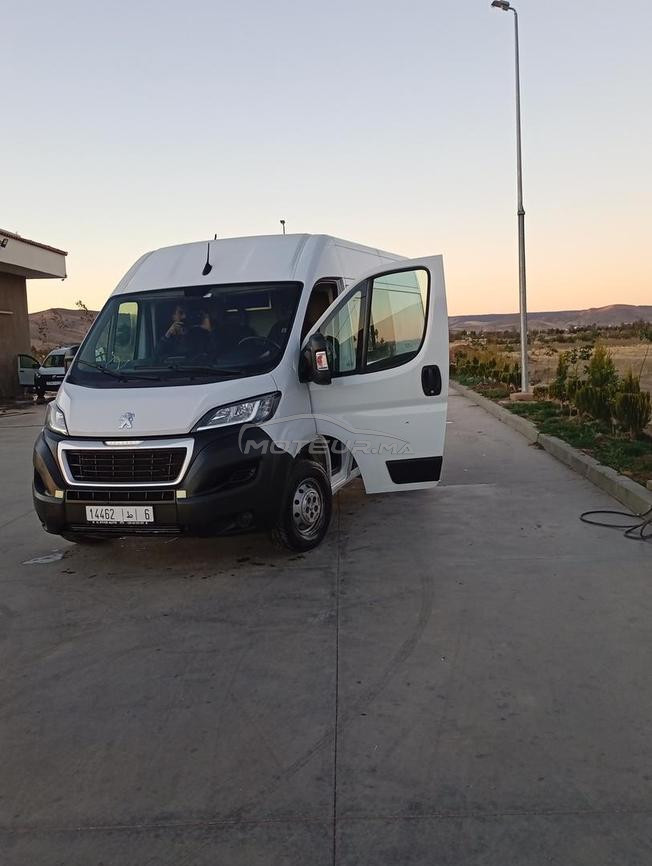 une très belle voiture a vendre 