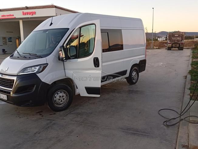 une très belle voiture a vendre 