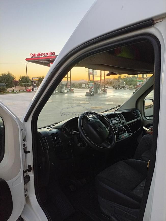 une très belle voiture a vendre 