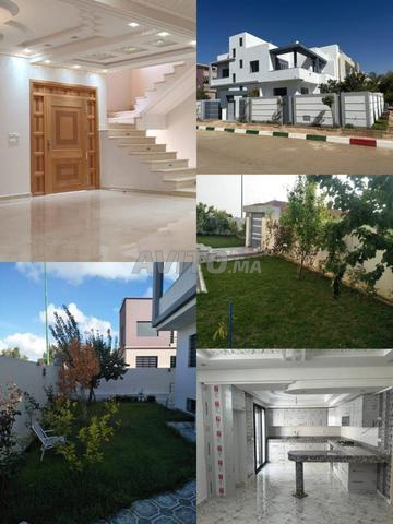 فيلا رائعة بواجهتين في موقع جيد جدا