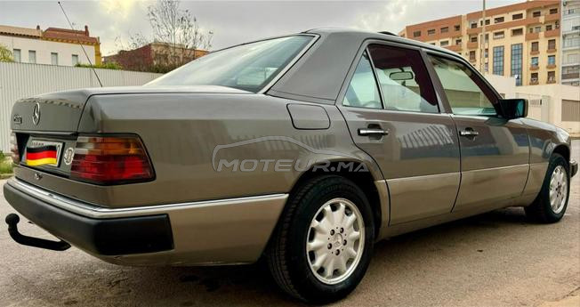 Mercedes-Benz 250 W1