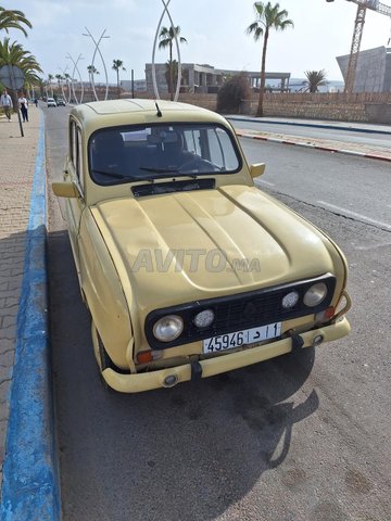 Renault R4 Essence Manuelle 1991 à Essaouira