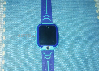 ساعة متضررة قليلا وبسعر رخيص