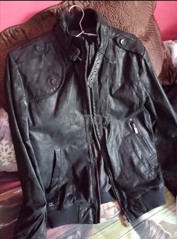 جاكيت جاويطة isolid جلد أصلي جديد M L