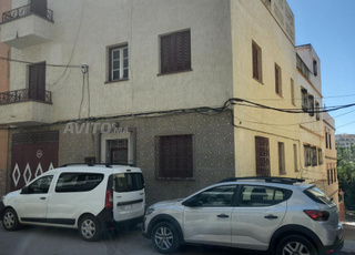 Maison avec deux façades à vendre à Tanger