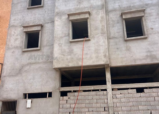 Maison libre à vendre près de la mosquée Colomina 101 mètres