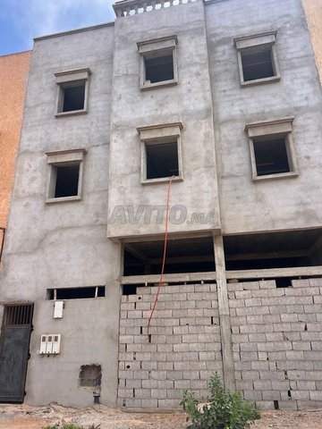 Maison libre à vendre près de la mosquée Colomina 101 mètres