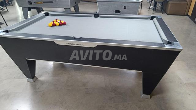 3 tables de billard et snooker