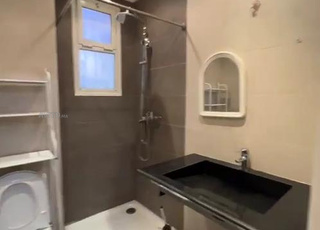 شقة كبيرة للبيع ثلاث غرف