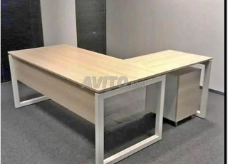 Bureaux importés avec des designs exclusifs