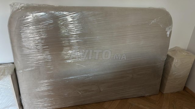 Ensemble tête de lit avec tables de chevet