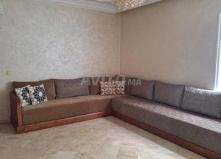 شقة مُجددة، موقع جيد، شرفة خاصة