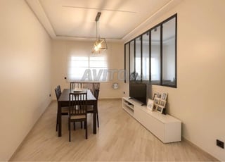 شقة جميلة مع تراس 157 متر مربع المعاريف إكست