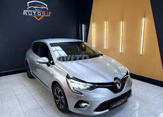 رونو كليو 5 بنزين أوتوماتيكية 2022